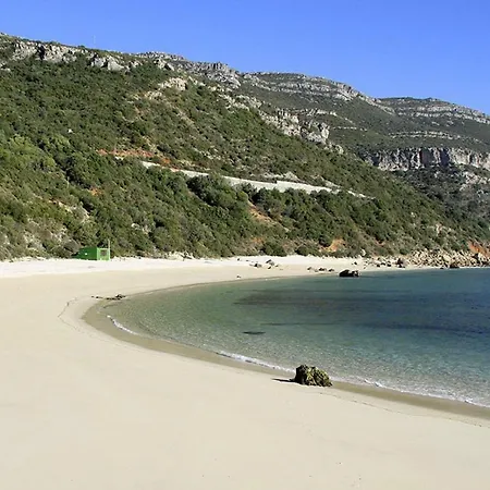 Arrabida Mountain House בית נופש אזייתאו
