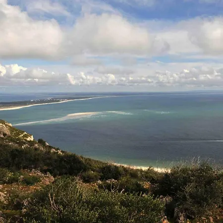 Arrabida Mountain House * אזייתאו