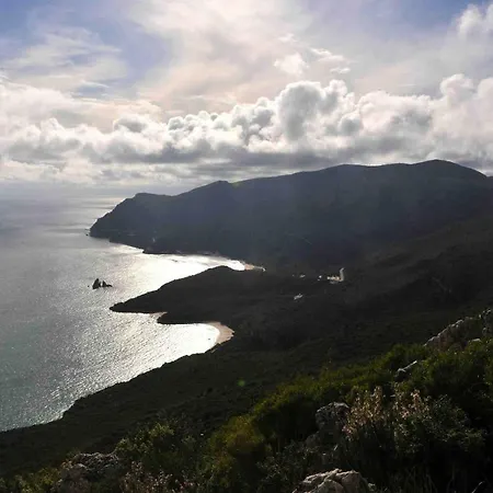 Arrabida Mountain House בית נופש *